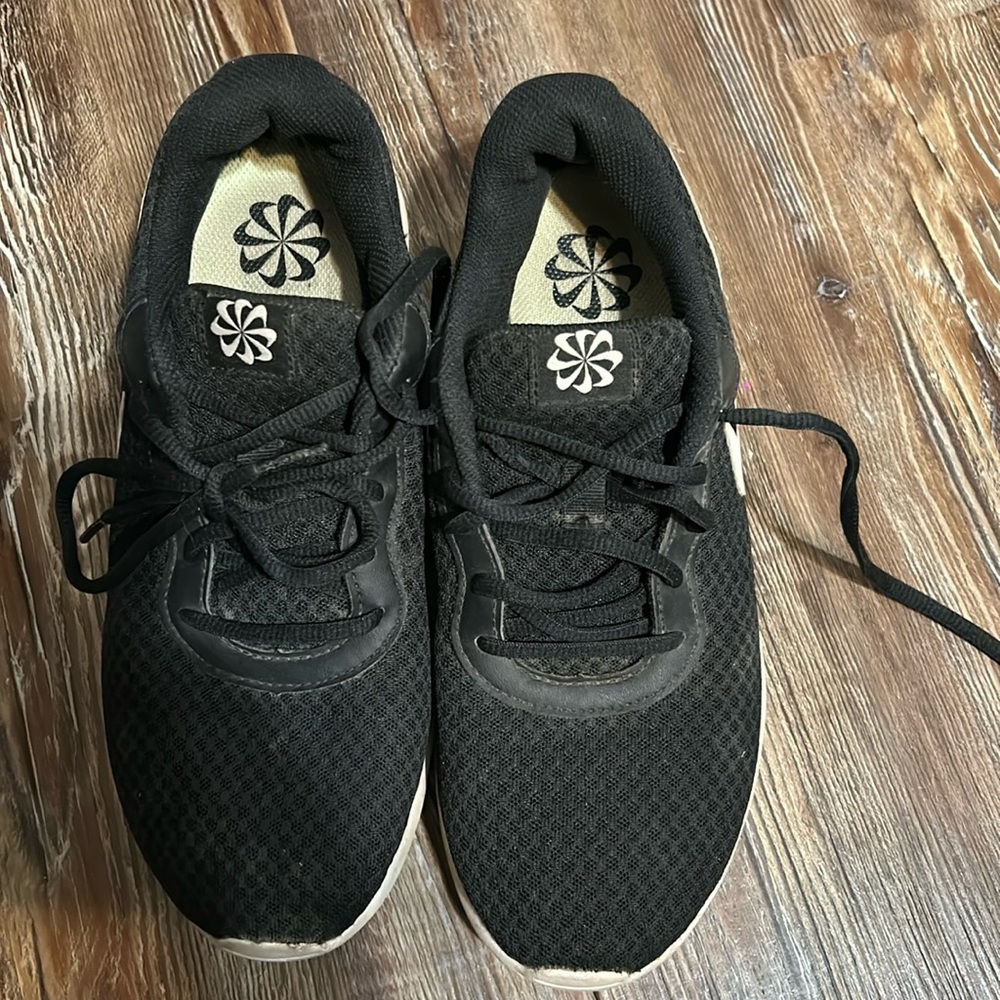 Woman’s Nike Tanjun